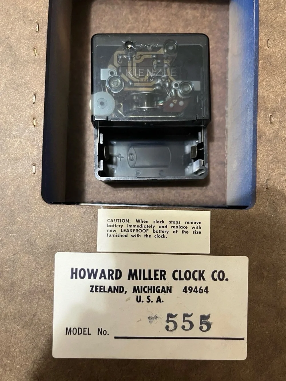 Vintage Howard Miller Clock Co. Model No. 555 Wall Clock